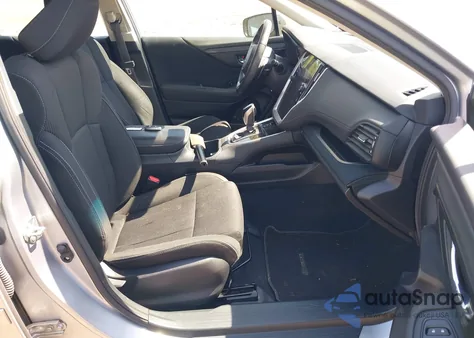 2021 Subaru Legacy Premium z USA, uszkodzony, nr VIN 4S3BWAD6XM3004573